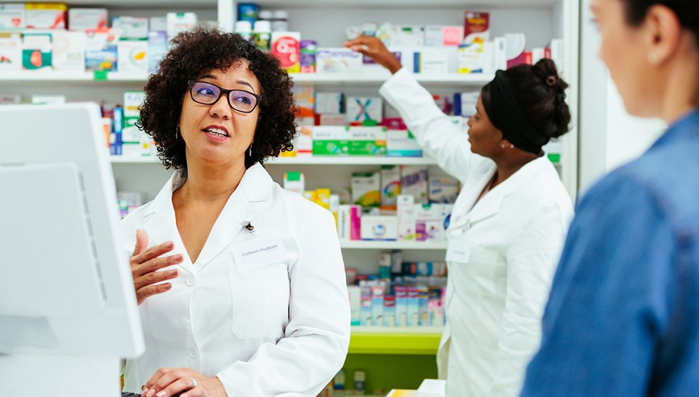Career-Spotlight_Pharmacy-Technician_Blog