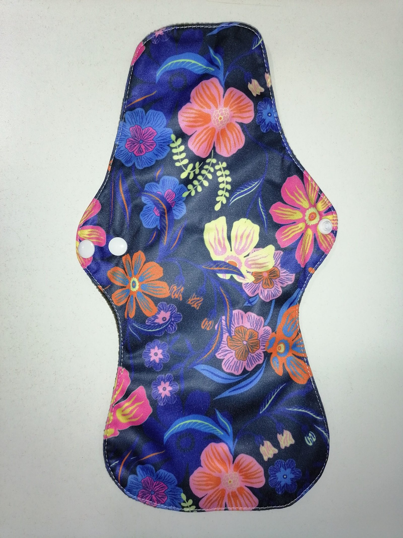 Serviette menstruelle lavable pour femme qui ont un flux moyen abondant – Image 3